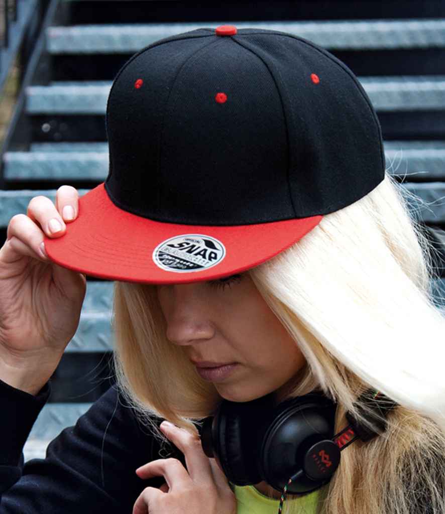 Result Contrast Bronx Snapback Cap | Black/Red - Result Headwear Headwear - Lancashire Teamwear